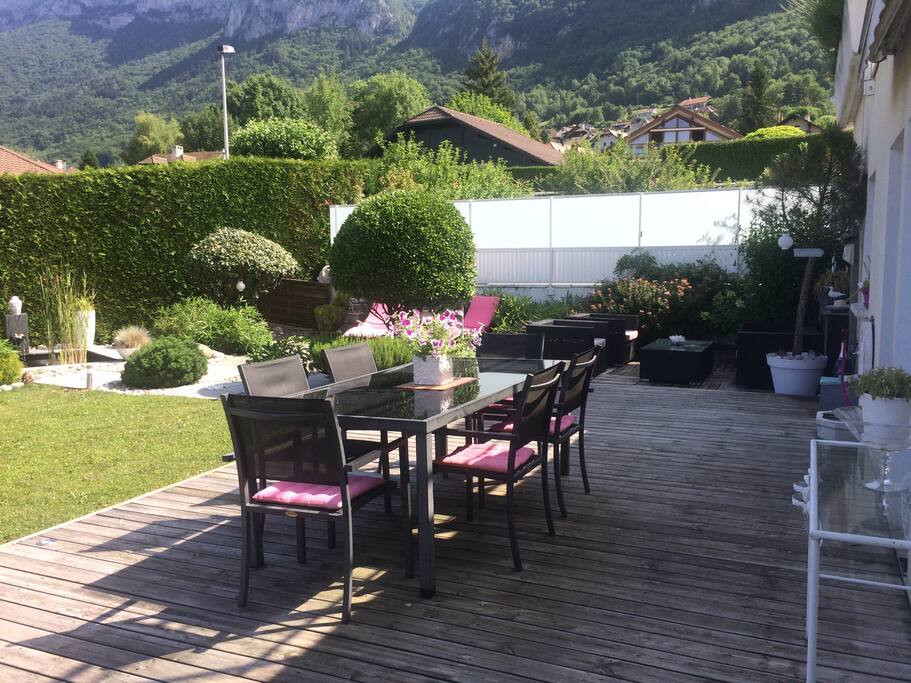 Superbe terrasse aménagée!