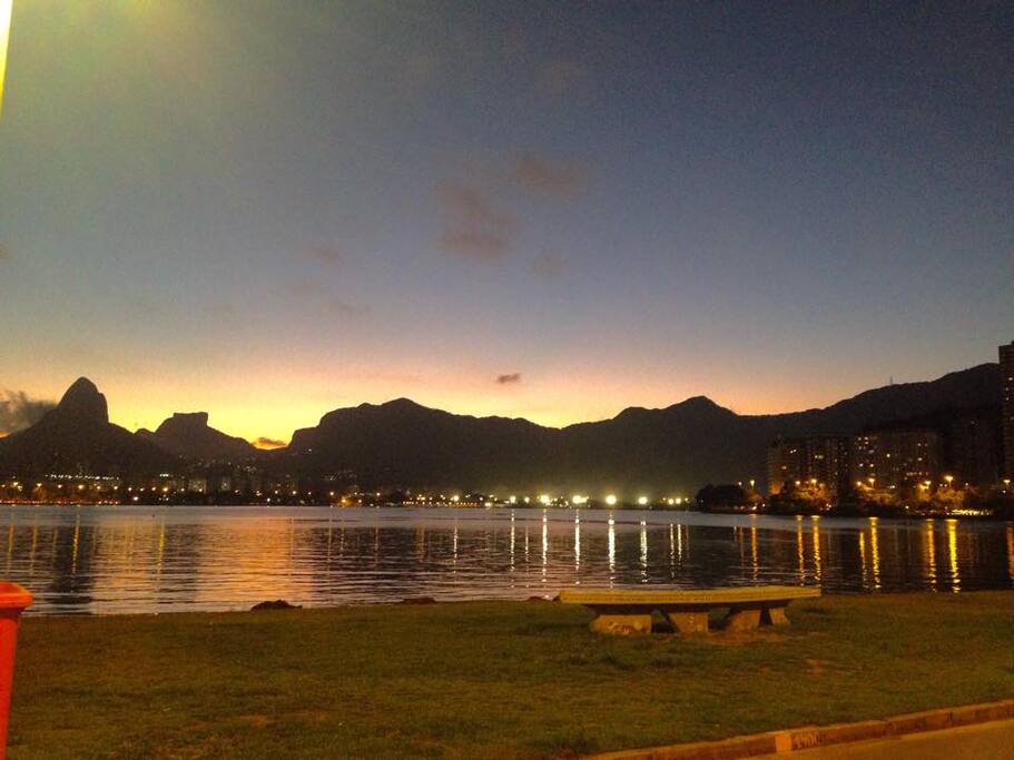 ENTARDECER NA LAGOA