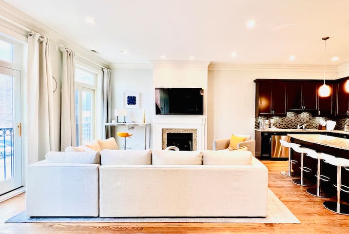 Spacious Downtown 3BR with Free Parking