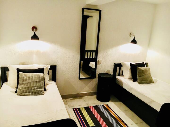 2张抽屉床和床垫