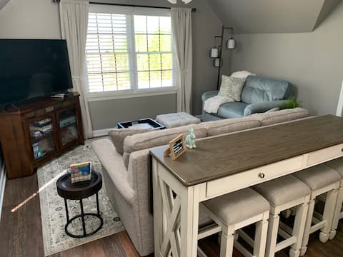 Successful Airbnb property: Pool, Hot Tub and Fireplace with Mountain Views in Spartanburg