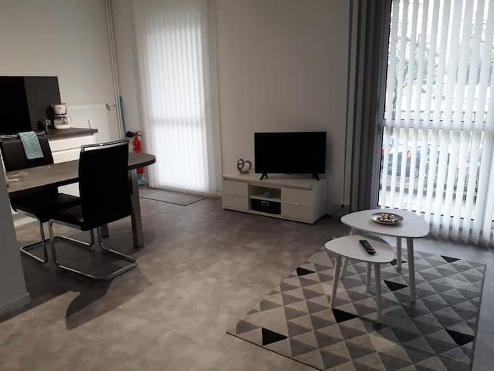 Location Grand Studio Avec Balcon Aménagé - Angoulême