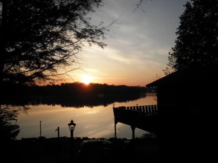 Catfish Lake Main House Cabins for Rent in Eagle River, Wisconsin