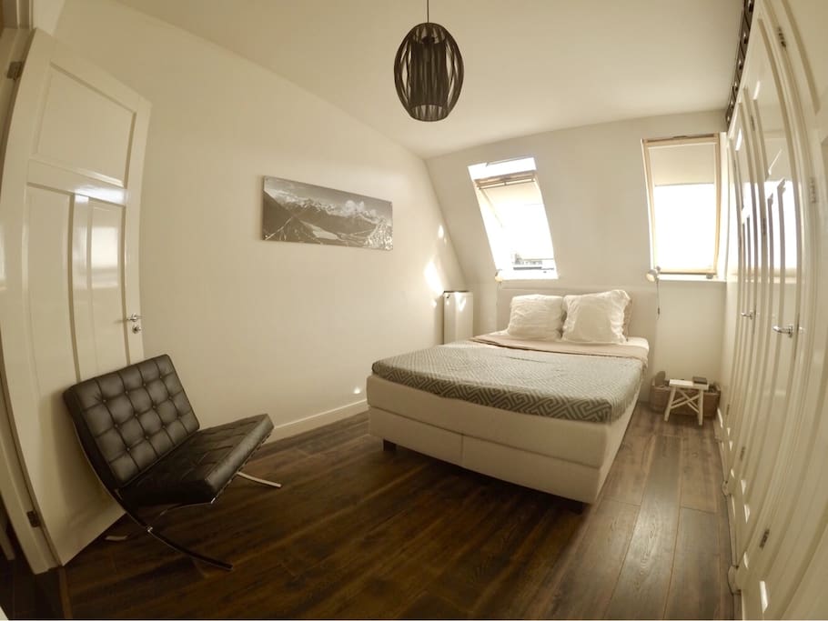 Bed room