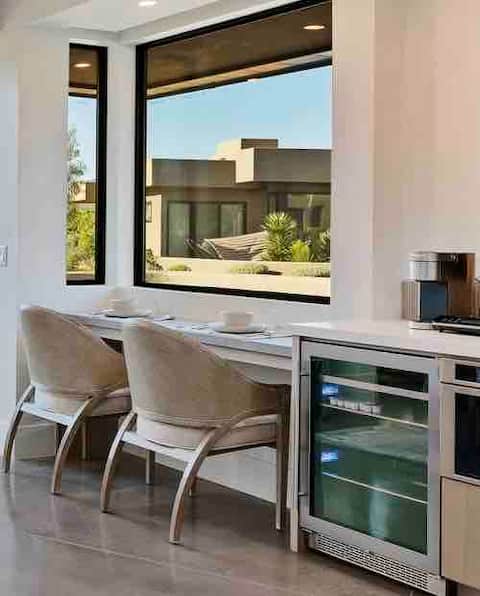 Popular Airbnb listing: Serenity at Snow Canyon, pickleball, pool, spa in Ivins