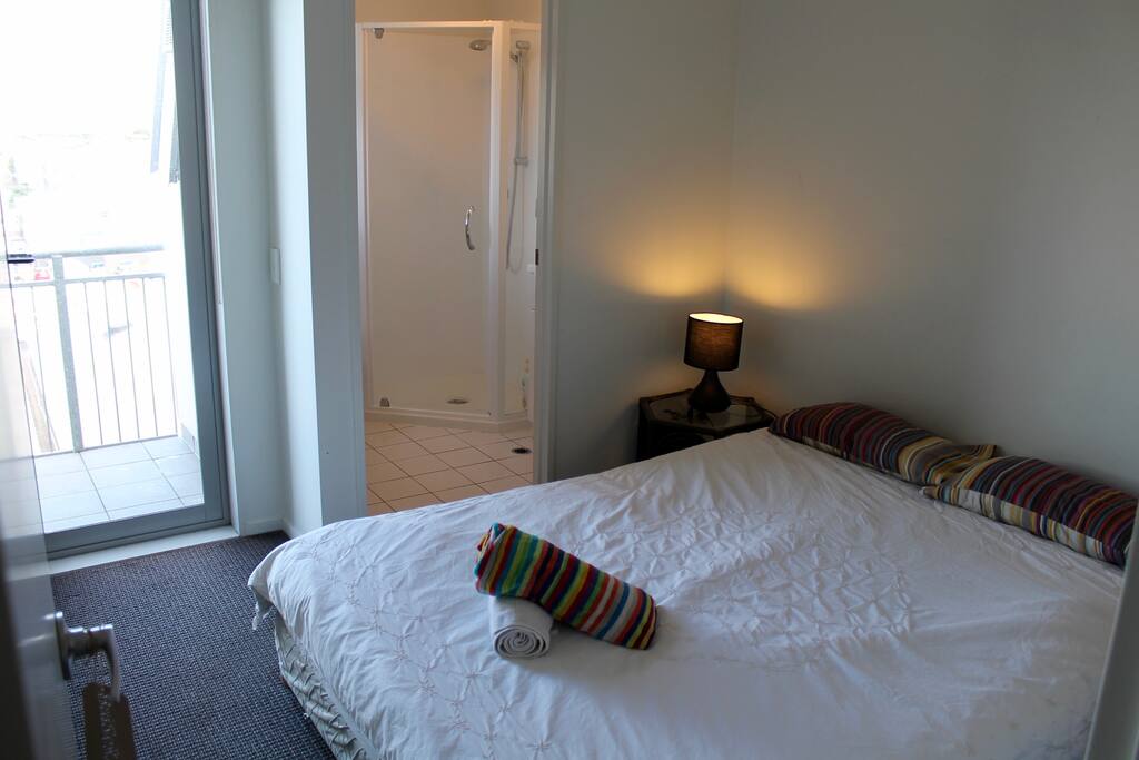2 people bedroom with in-suite bathroom
