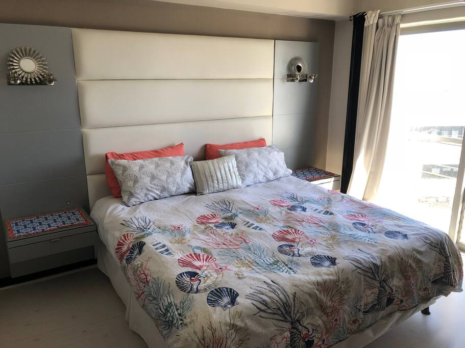 King size bed