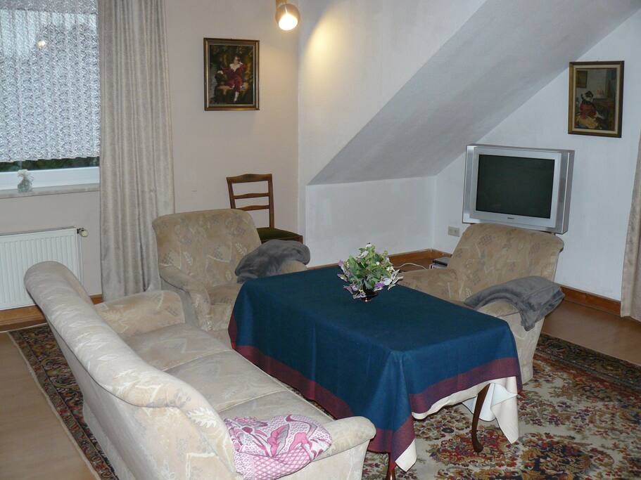 Wohnzimmer; OG; 39; 12.17; 833