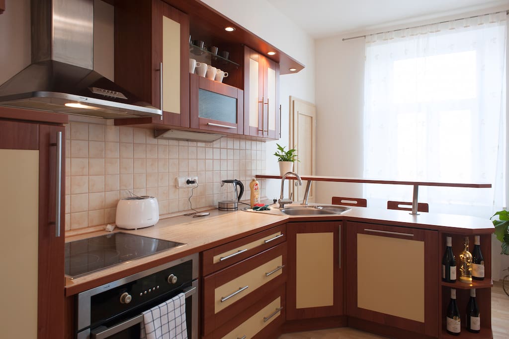 Toaster, drinkable water, oven, all the amenities are included to prepare a nice meal for your beloved ones!