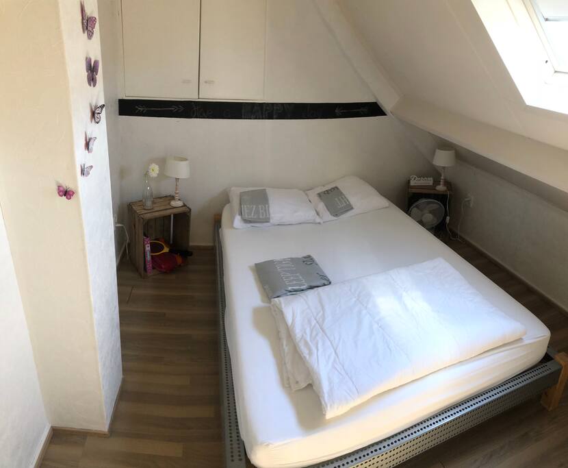 Room with double bed