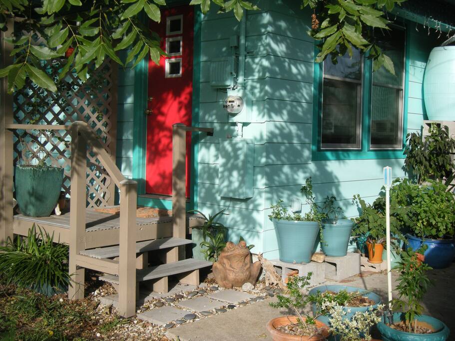 3 steps up to the porch