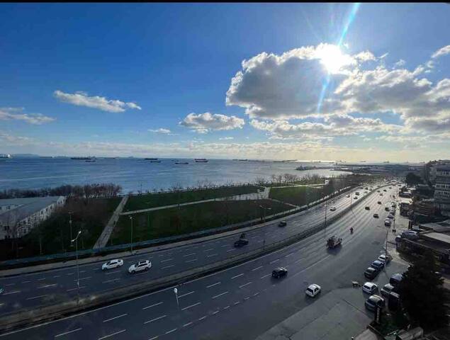 Luxury apartment with unique sea view in İstanbul gallery image 2