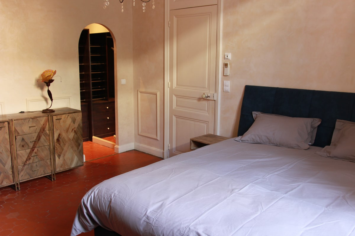 מיטת חדר שינה קווין סייז