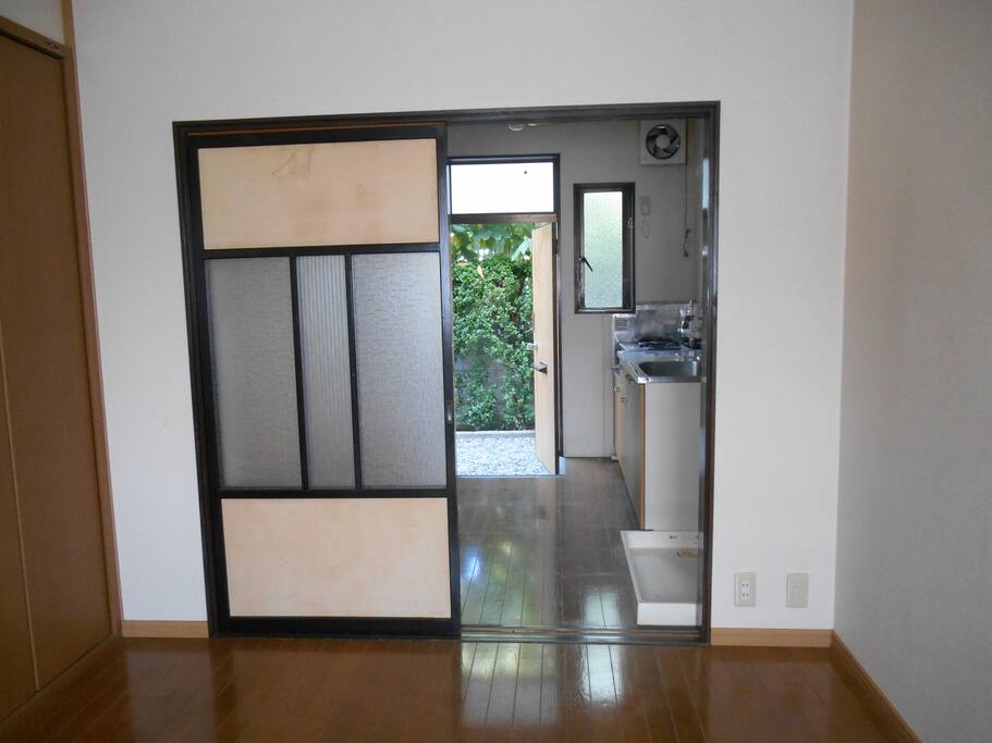 お部屋から台所、玄関。
