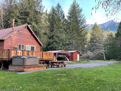 Elk Track Cabin 𐂂