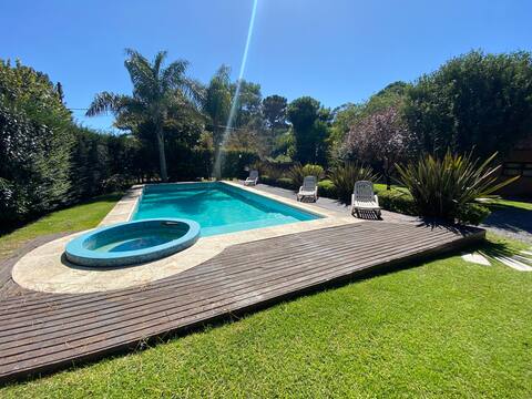 Neptune house, sauna, park, pool and lots of peace…