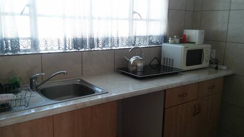 Far North self -catering Contractors Overnight