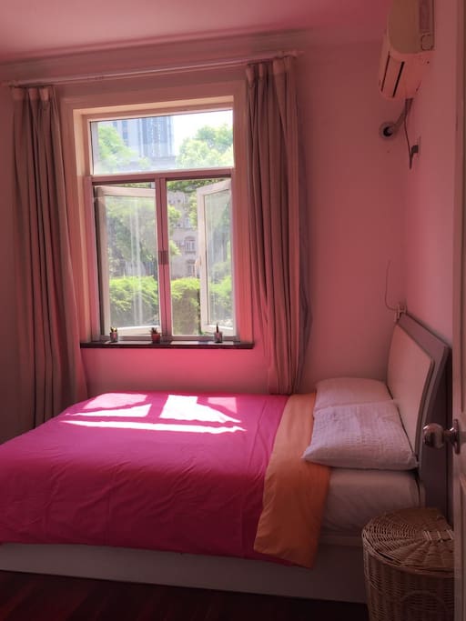 queen size bed