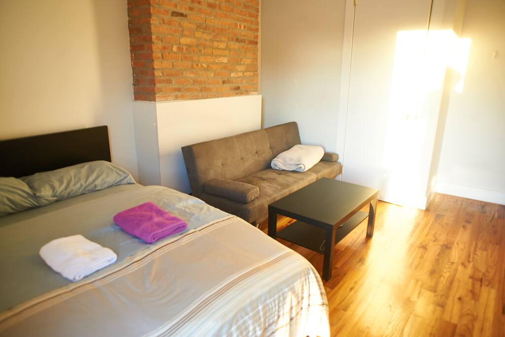 Futon pulls out to an extra bed for groups