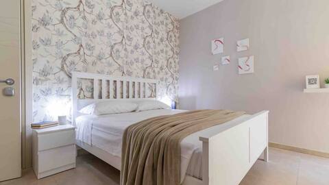 Pico-A/C Rooms In Piazza with bathroom and WiFi