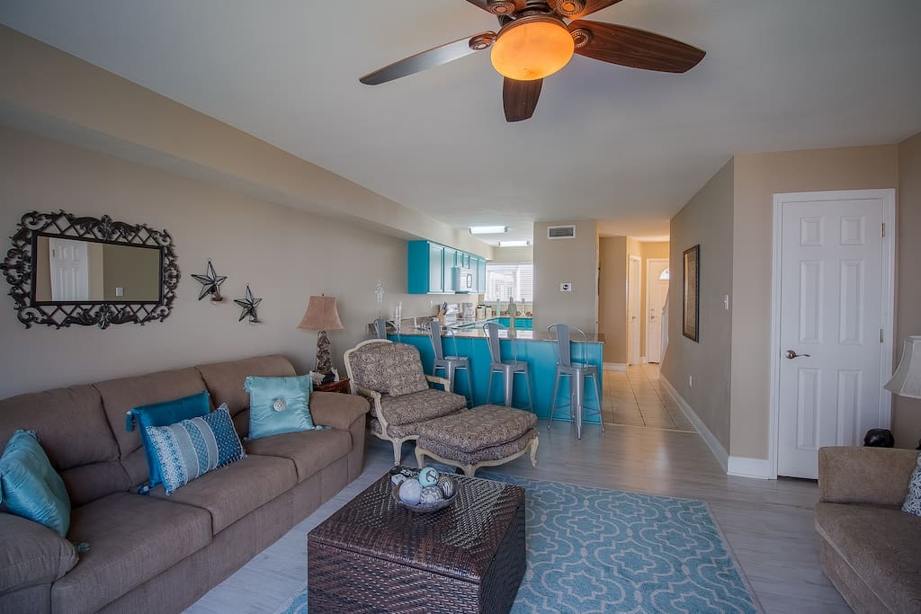 Oak Shores 95-Living Room