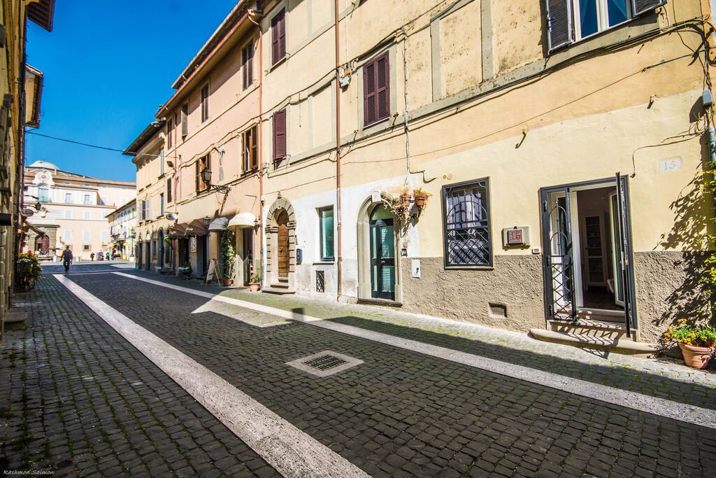 Ingresso sul corso di Castel Gandolfo
