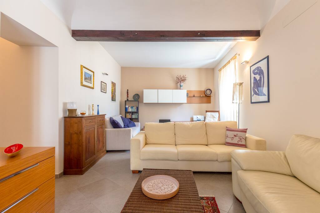 Living room, relaxing area