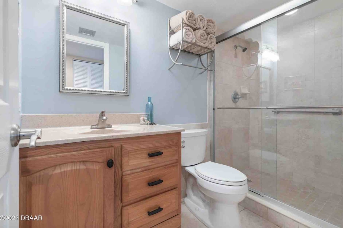 Luxury, Direct Oceanfront Condo