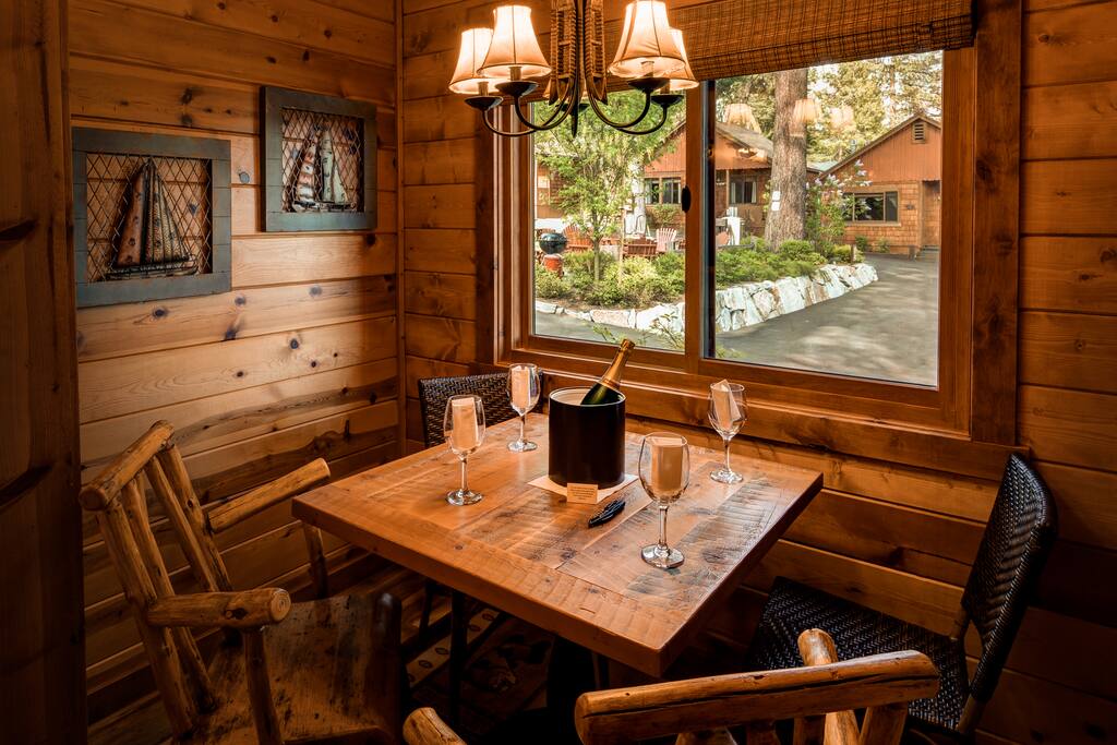 Breakfast nook in the front window.