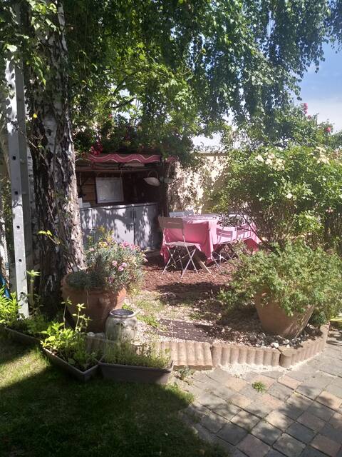 House, 13 people, gym, yoga-dance, garden