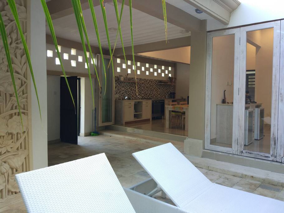 Open kitchen close to the pool