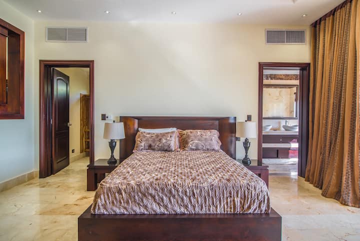 غرفة النوم الثالثة في الطابق الثاني