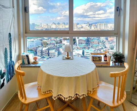 [JYhouse] 15 minutes from Yeongdeungpo Station/Night View/High rise City View/Home Cafe/Hotel Bedding/Wood and White