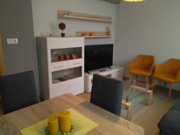 Nuevo, Cómodo Y Amplio Apartamento. - 聖地亞哥德孔波斯特拉