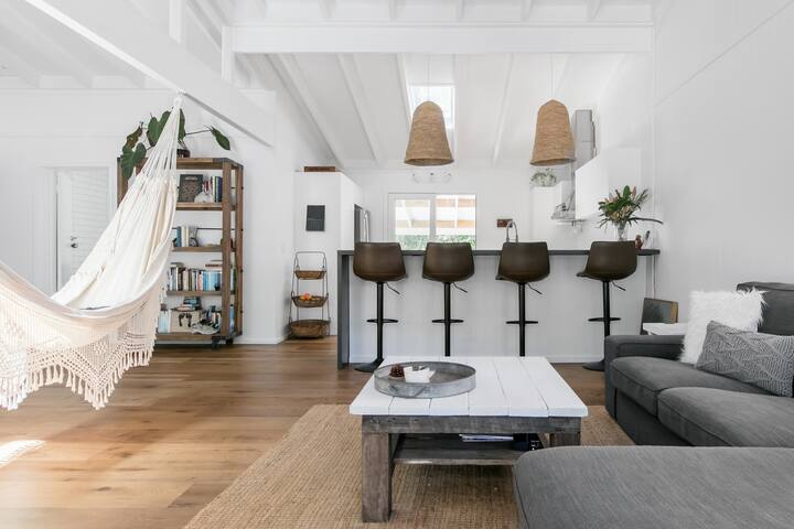 Beautifully Decorated House in Tranquil South Golden Beach gallery image 3