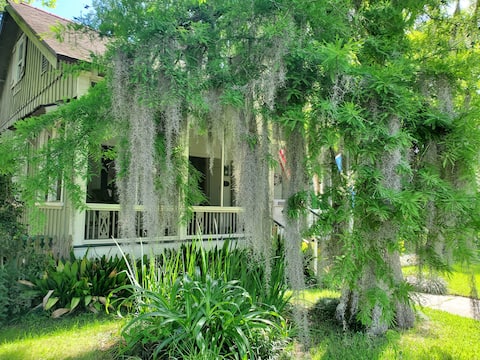 Old Mandeville Guesthouse on Claiborne