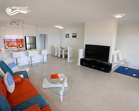 Top Airbnb: 4 bed beachfront home (Orange) in Aldinga Beach