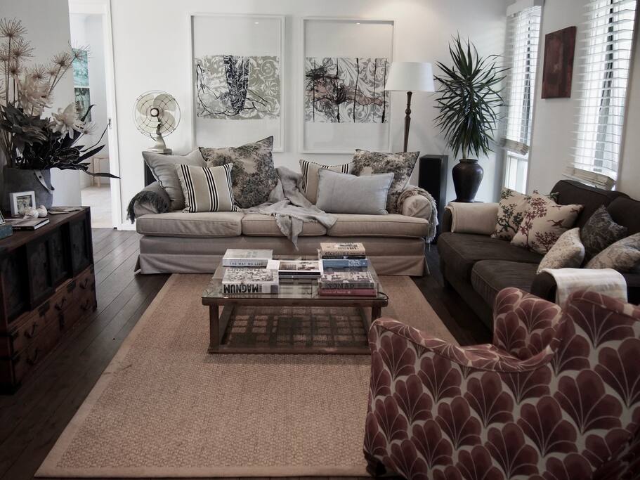 Lounge/TV room