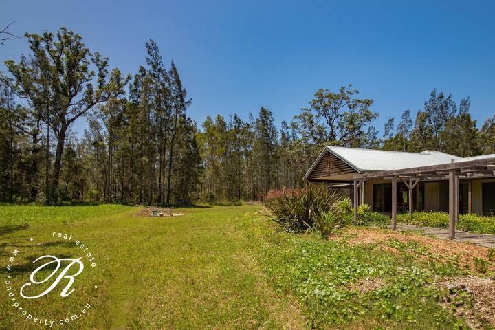 Tranquility in the bush close to lakes and beaches gallery image 2