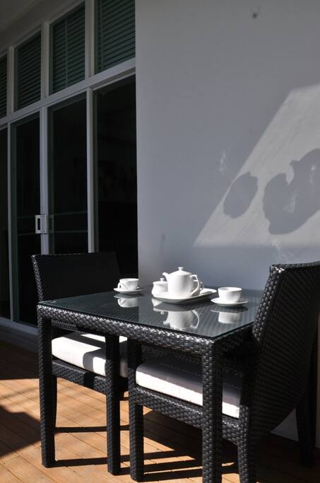 More Space for Enjoy your Meal, Coffee or Tea Break.