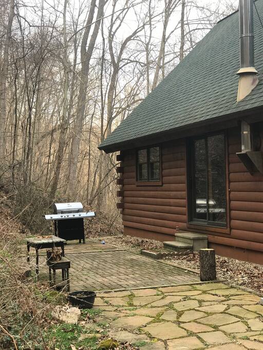 Grill available for use if desired by guests.
We prefer it over cooking indoors almost always!