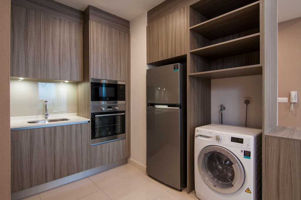 Fridge, Oven, Microwave, Washer Dryer