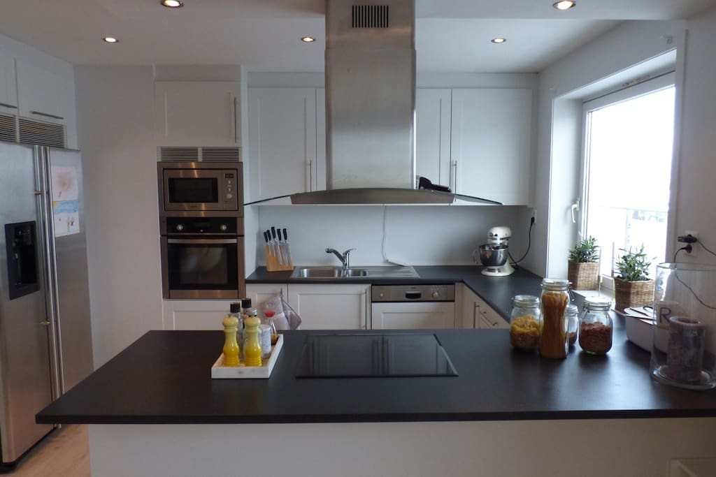 Fully equipped kitchen.