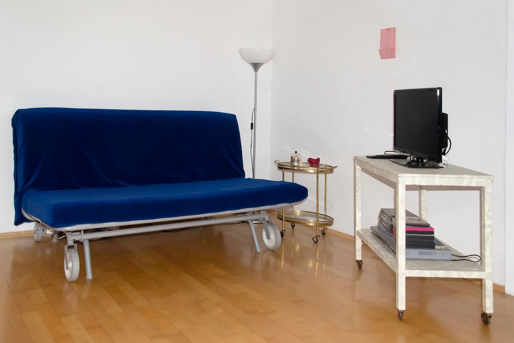 Wohnzimmer mit Schlafcouch