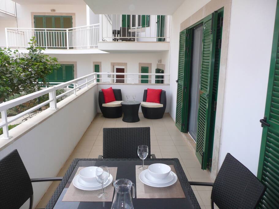 Eat & relax on the terrace