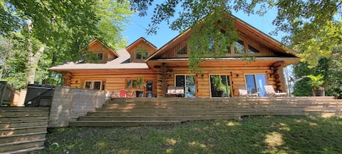 Beautiful Chalet on the Lake