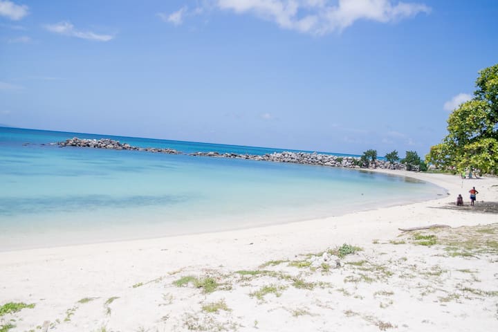 BeachApt on the HipStrip - (Can be All Inclusive)