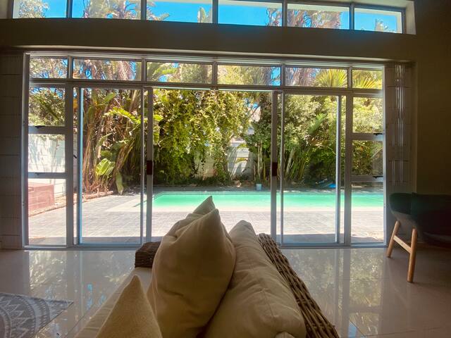 Kite Villa – 5 Bed Coastal Home With Large Pool