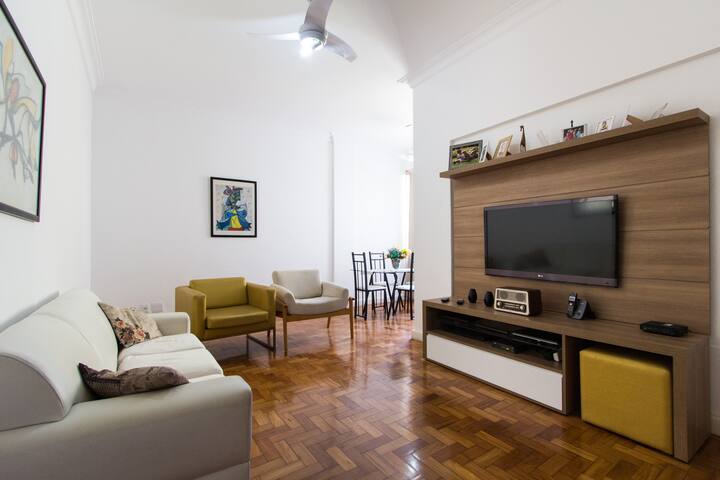 Copacabana beira mar    2 hospede quarto inteiro