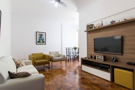 Copacabana beira mar    2 hospede quarto inteiro